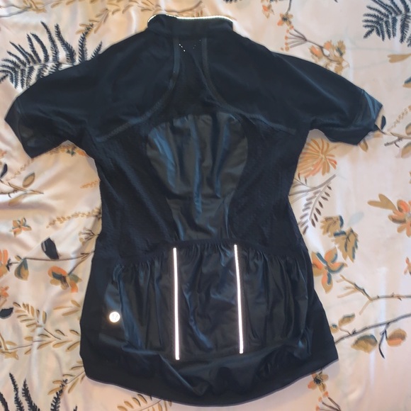 Lululemon Women’s running vest - Picture 6 of 8